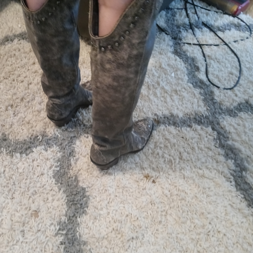 LUCHESSE boots - Picture 8 of 12